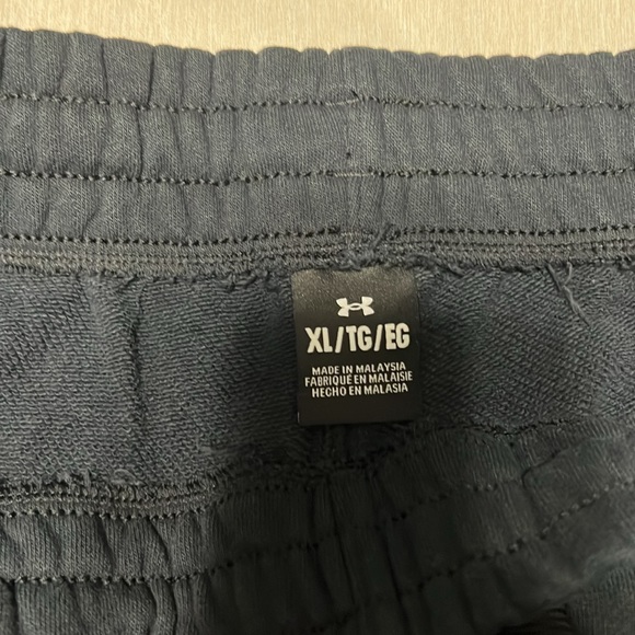 UA Heavyweight Terry Shorts XL - Picture 2 of 3